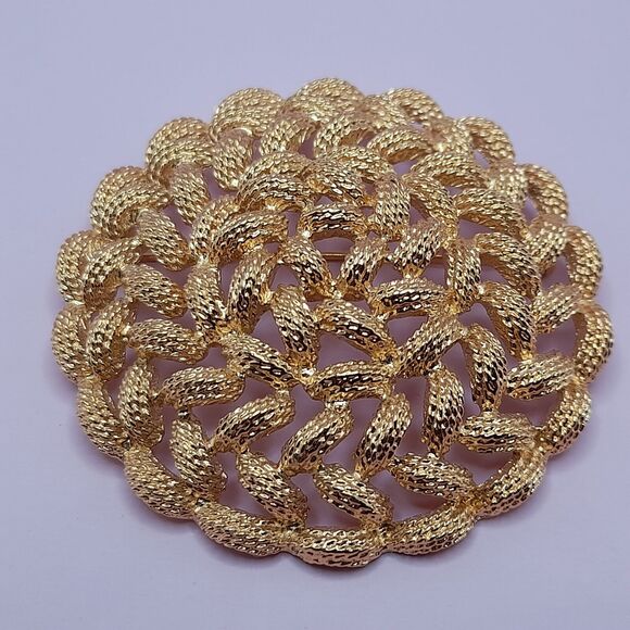 Vintage Monet Woven Round Pin Brooch, Gold Plated Brooch, 2 1/4 Inches - Picture 11 of 11
